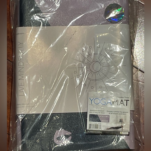 Anthropologie yoga mat- Skinny Foldable Travel Yoga Mat. - Picture 5 of 11